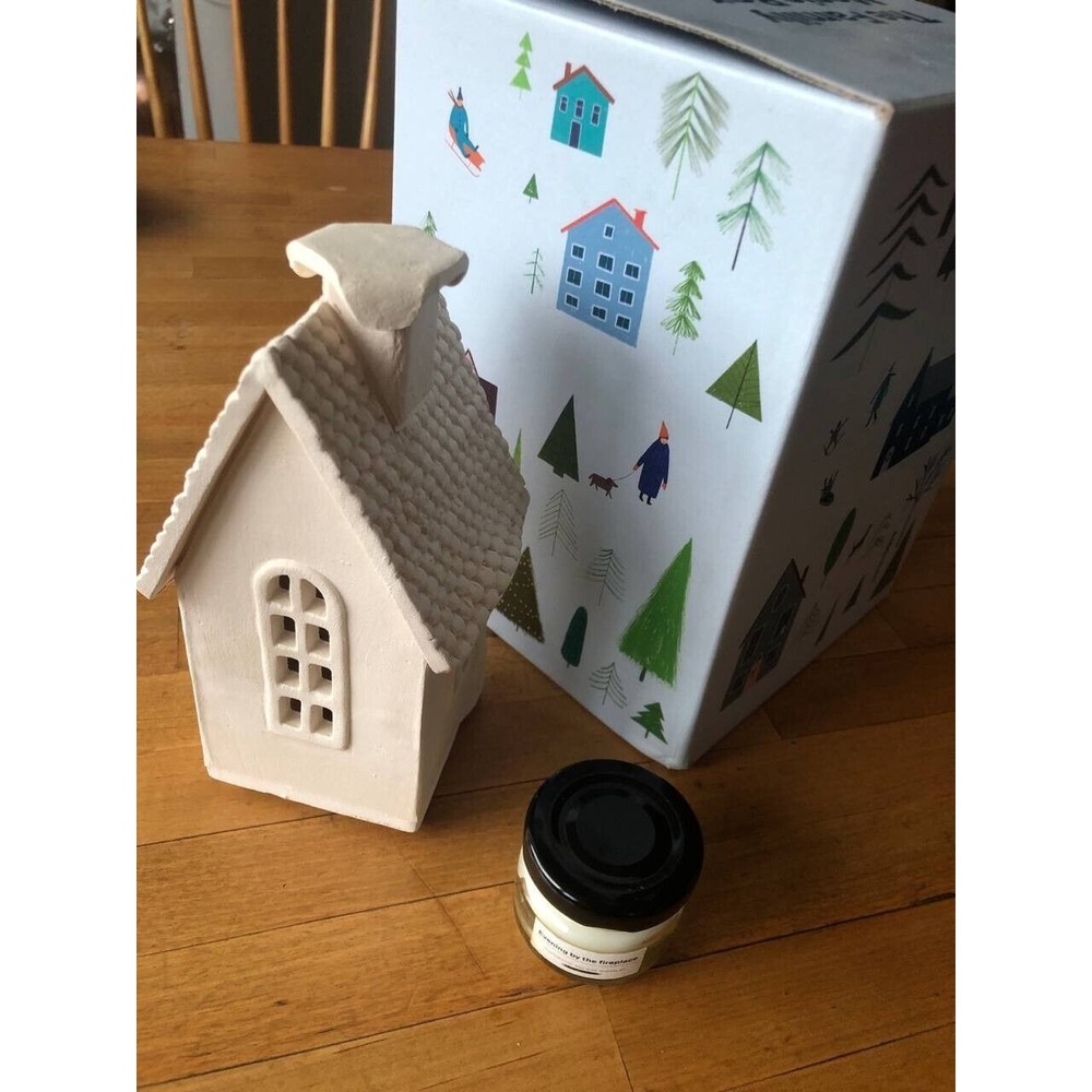 Light-up Ceramic House White w/ Candle Holiday House Decoration in Box